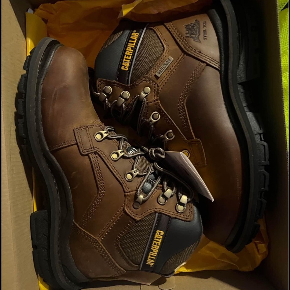 Men’s Size 7 CAT Work Boots